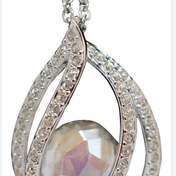 NIB Swarovski Crystal Teardrop Pendant Necklace Rhodium Plated 16" - Picture 7 of 7